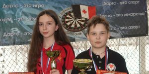 2019 Young Stars of Darts winners Ksenia Klochek and Timur Tuchvatulin Russia