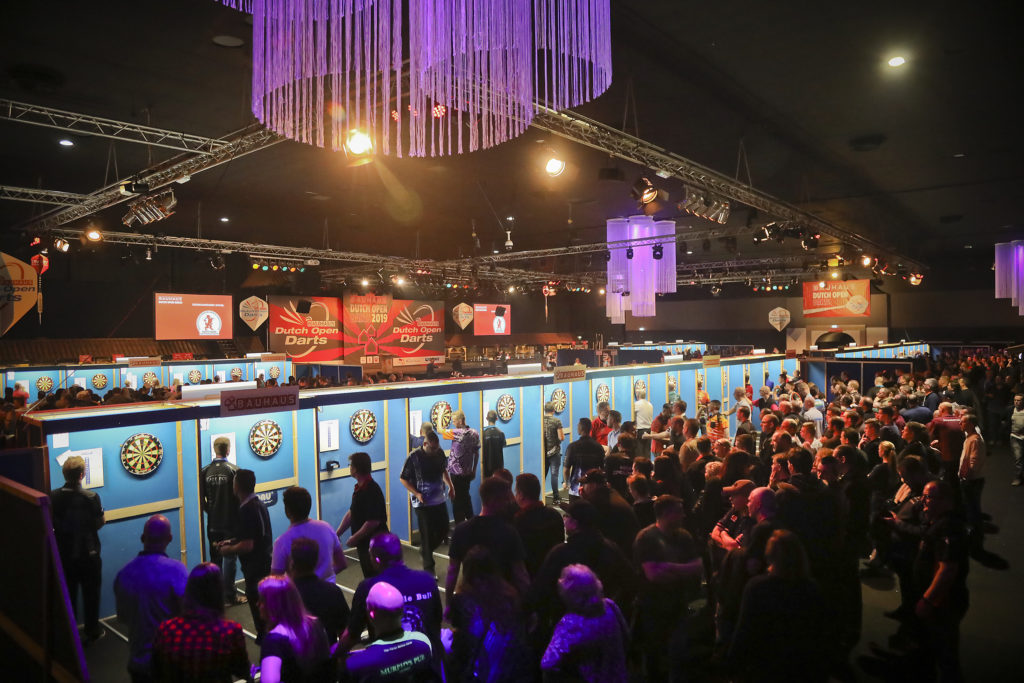 Picture of 2019 Dutch Open floor games players and boards